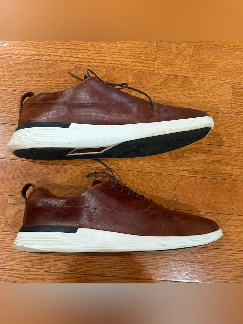 Wolf & Shepherd Men’s 9.5 Crossover Derby Leather Hybrid Dress Shoes Oxford READ